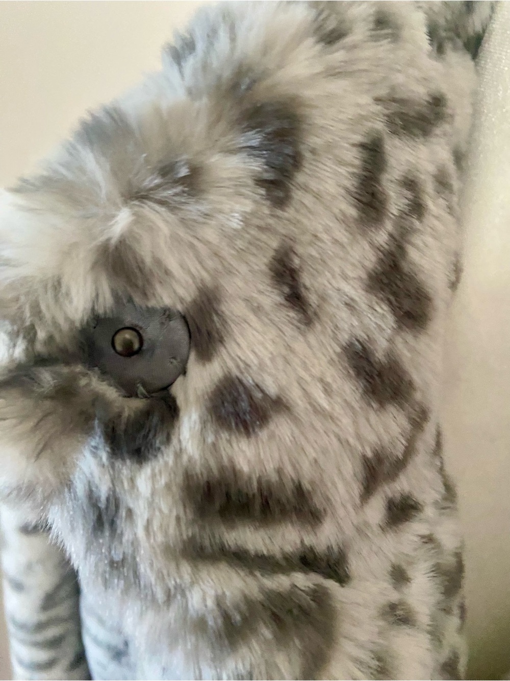 Kenneth Cole NWT Snow Leopard Faux Fur Coat Gray XL - Picture 3 of 16
